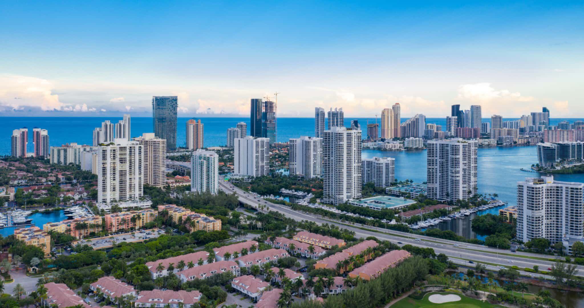 En Miami, Florida, se puede alquilar un condominio de lujo de dos habitaciones por USD 4,000 dólares mensuales. (Tarrabella Realty)