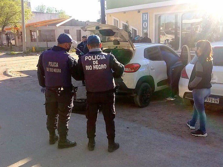 Un joven resultó muerto y otro herido en un tiroteo ocurrido cerca de un jardín de infantes en Viedma, Río Negro (POLITICA SUDAMÉRICA ARGENTINA POLICÍA DE º)
