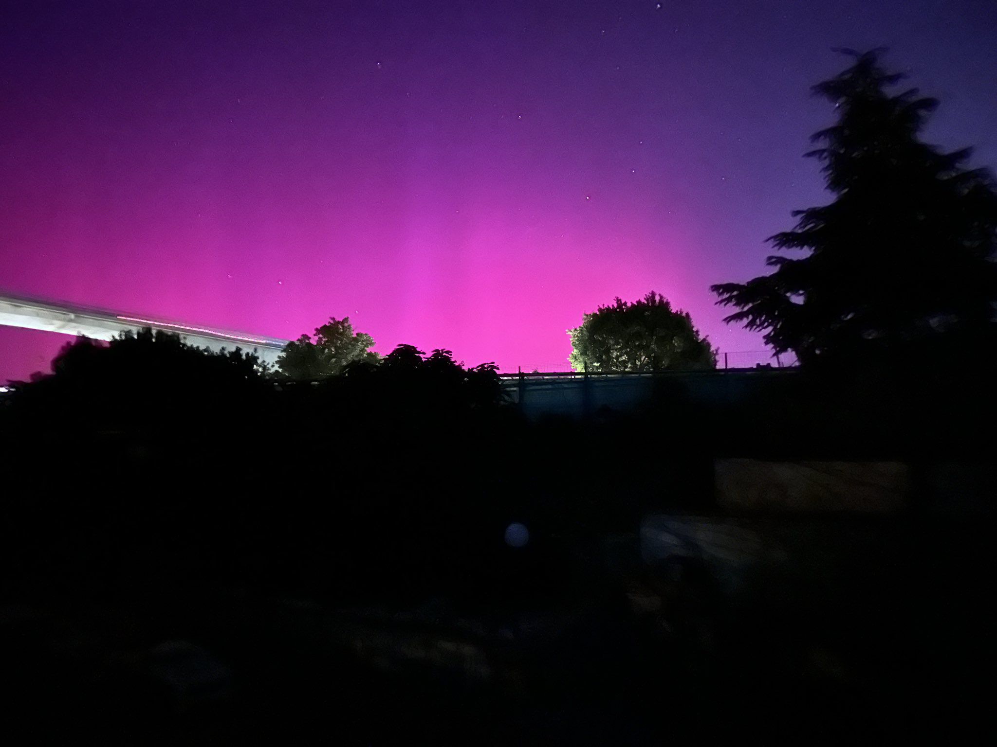 aurora boreal italia (X: @MundoEConflicto)