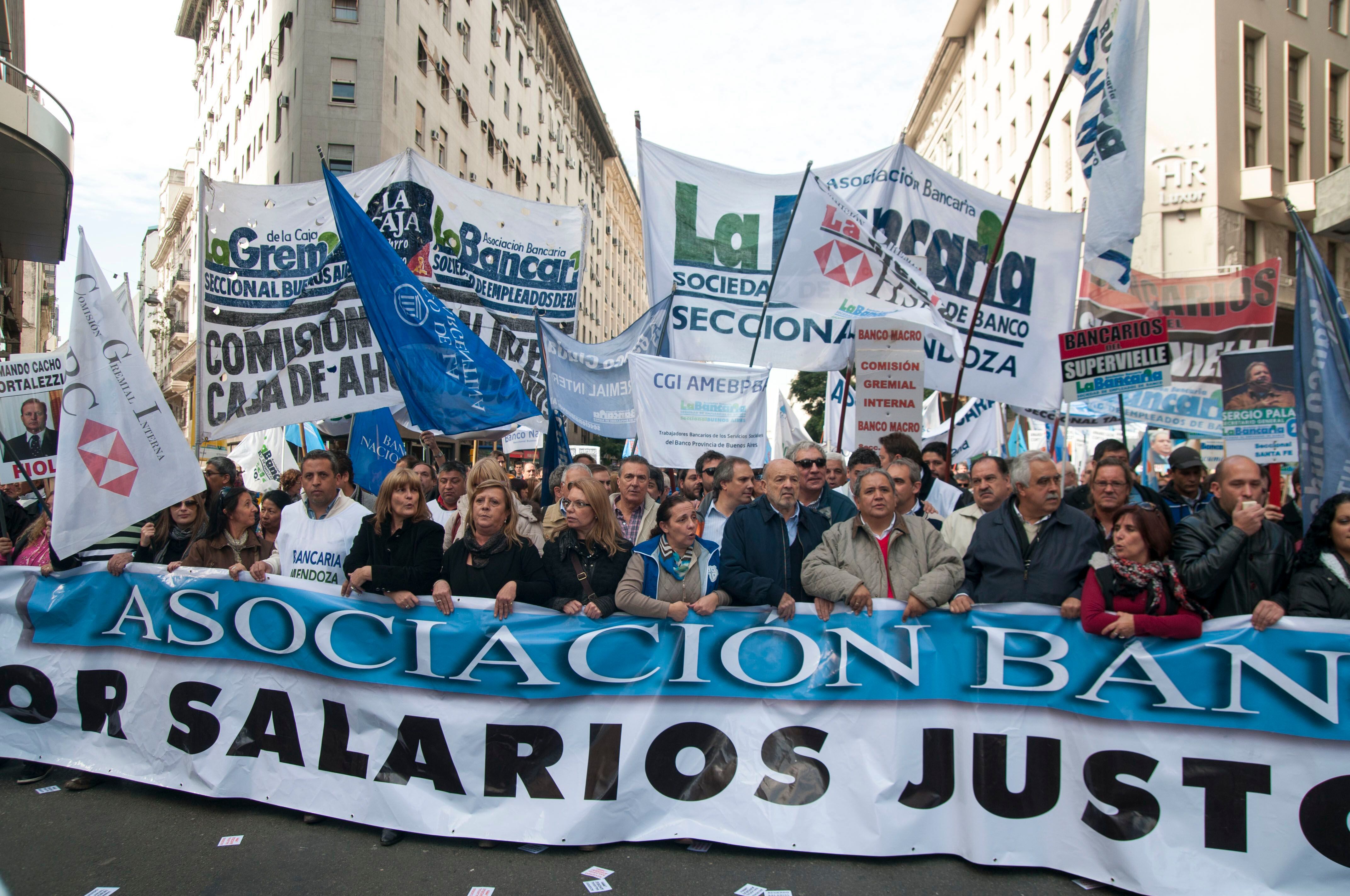 Cuánto van a recibir los empleados bancarios en su día la