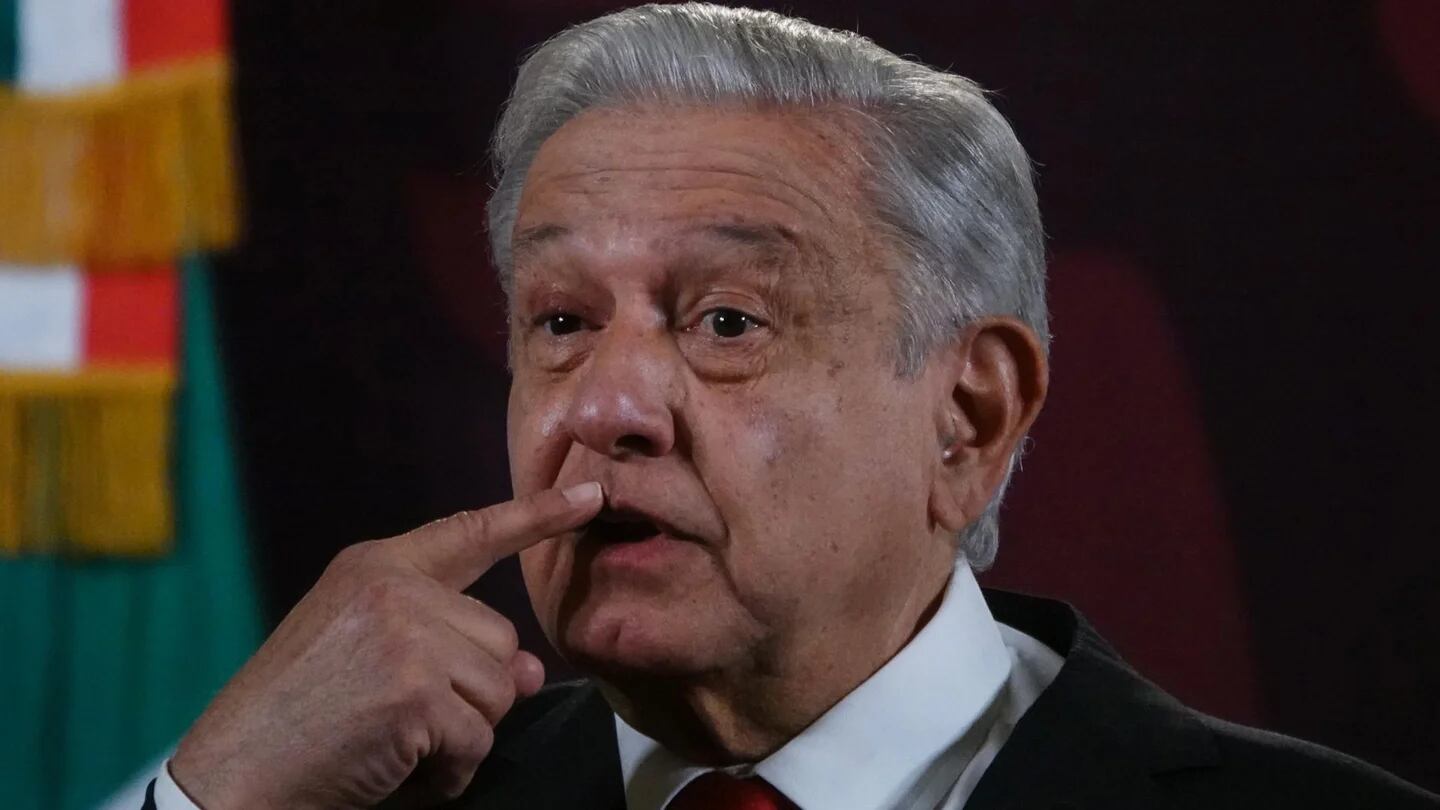 Tildan A Amlo De ‘autoritario Tras Justificar La Filtración De Datos