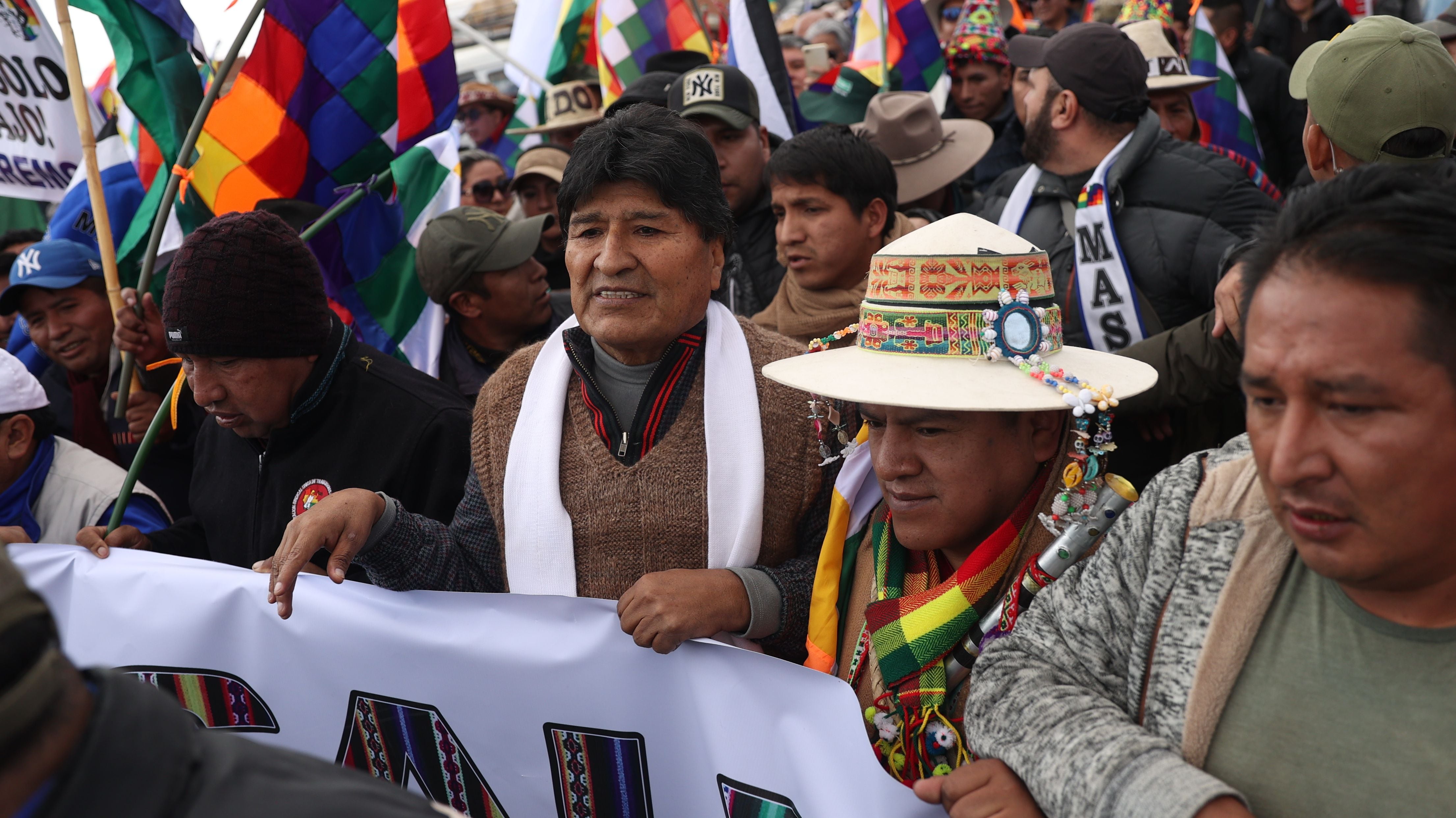 Fotografía del 17 de septiembre de 2024 del expresidente de Bolivia y líder del oficialismo, Evo Morales, participando en una marcha en Caracollo. EFE/ Luis Gandarillas
