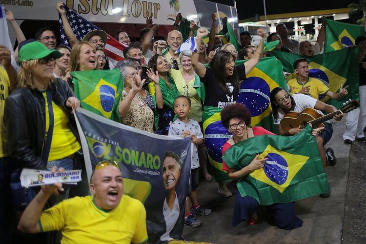 Bolsonaro ganó las elecciones en segunda vuelta con el 55% de los votos (REUTERS/Amanda Perobelli)