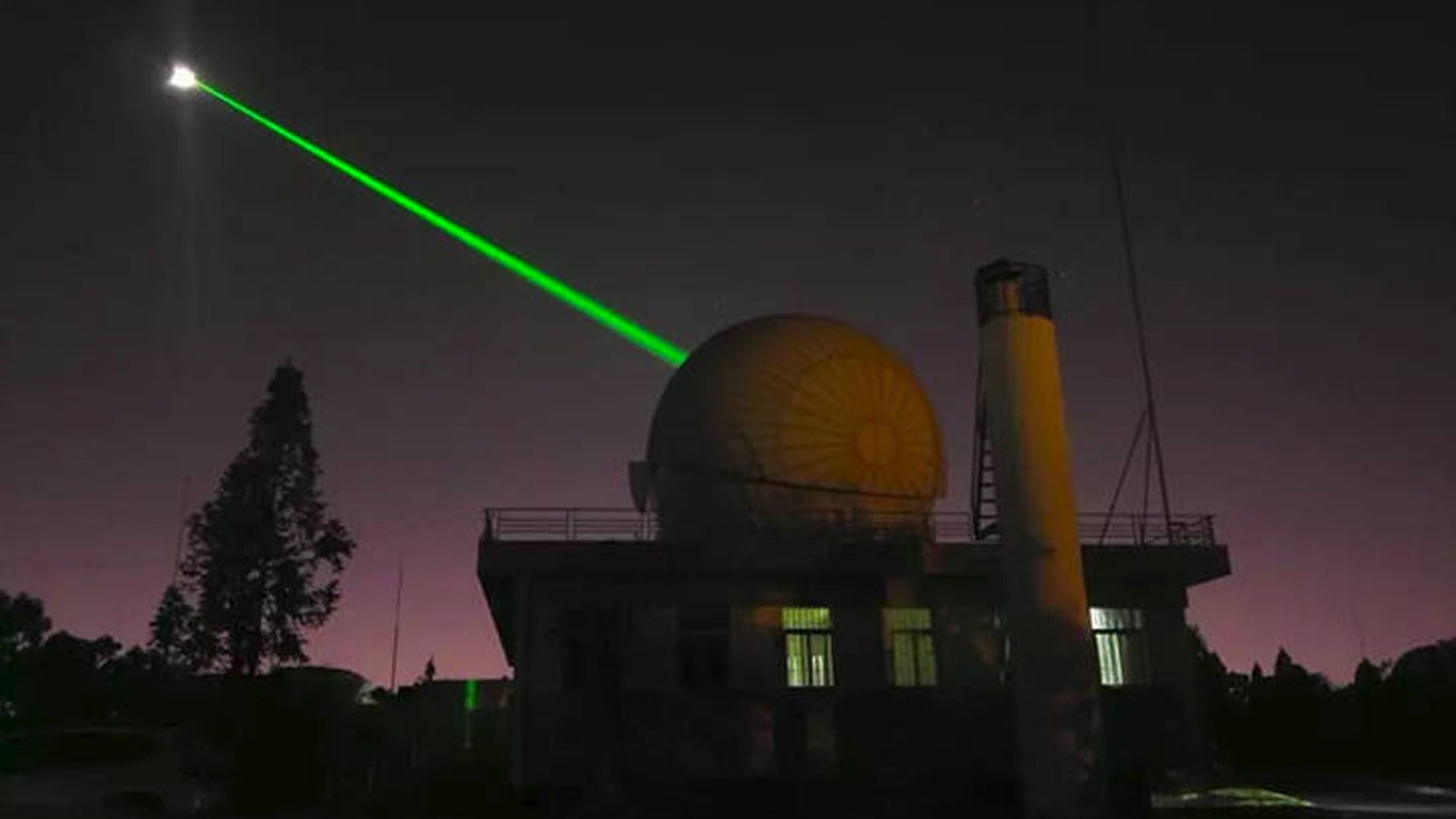 La NASA desvela el gran secreto ¿Qué es el láser verde visto desde la  Tierra?