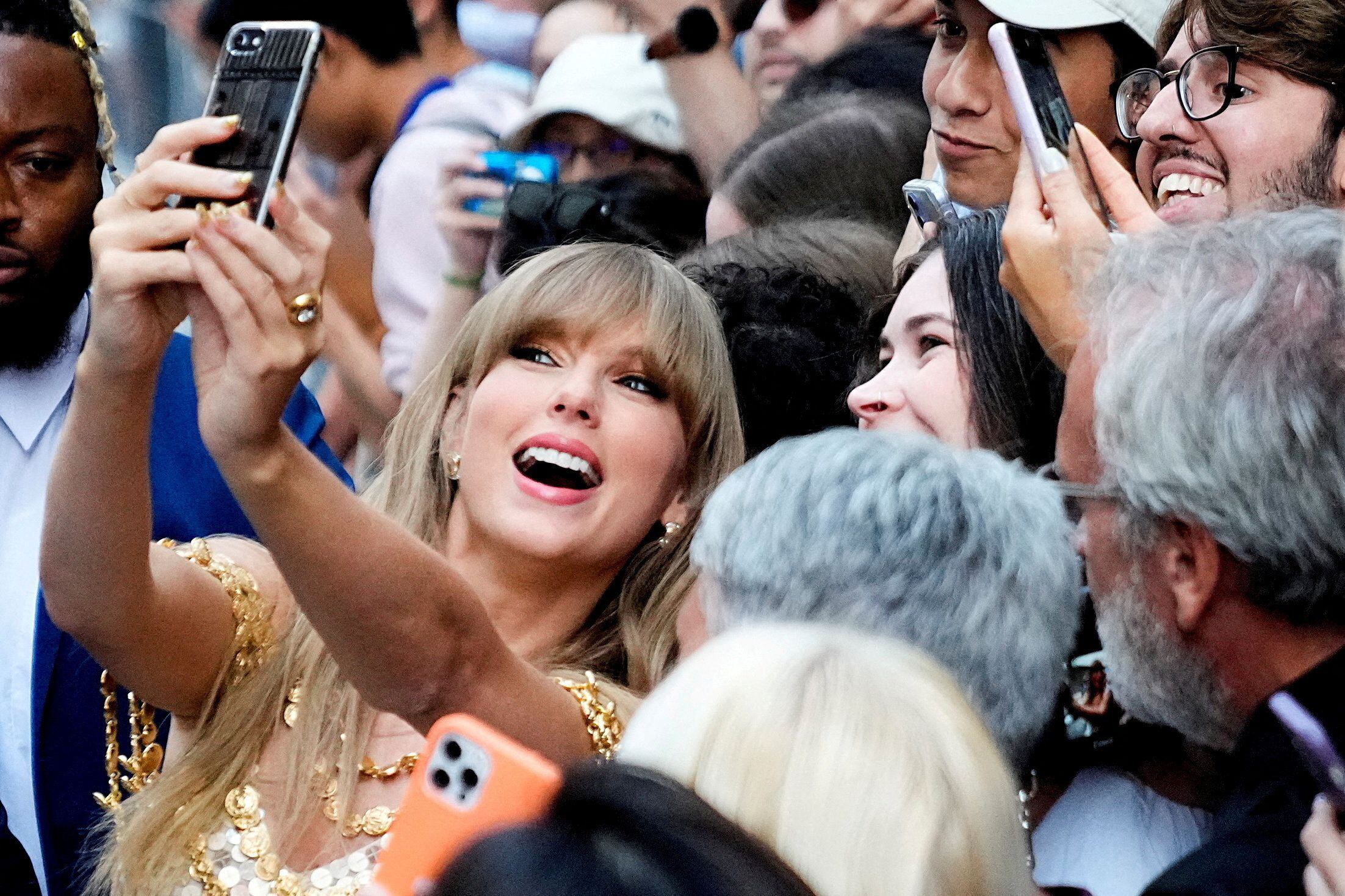 La situación ha escalado al punto de que el término "Taylor Swift AI" se convirtió en tendencia en algunas regiones. (REUTERS/Mark Blinch)