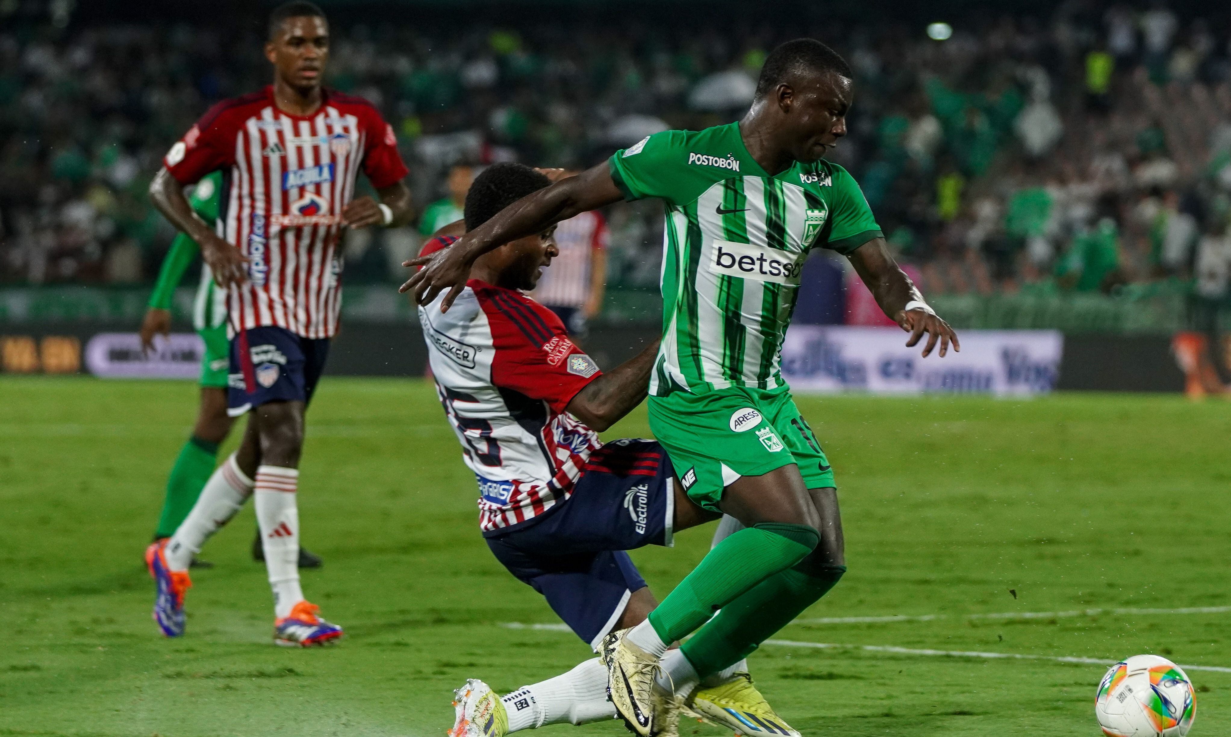 El partido de Atlético Nacional vs. Junior, fue suspendido a los 54 minutos por violencia entre hinchas y Dimayor confirmó que no se reanudará - crédito Colprensa