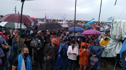 La manifestación se realizó a pesar de la lluvia