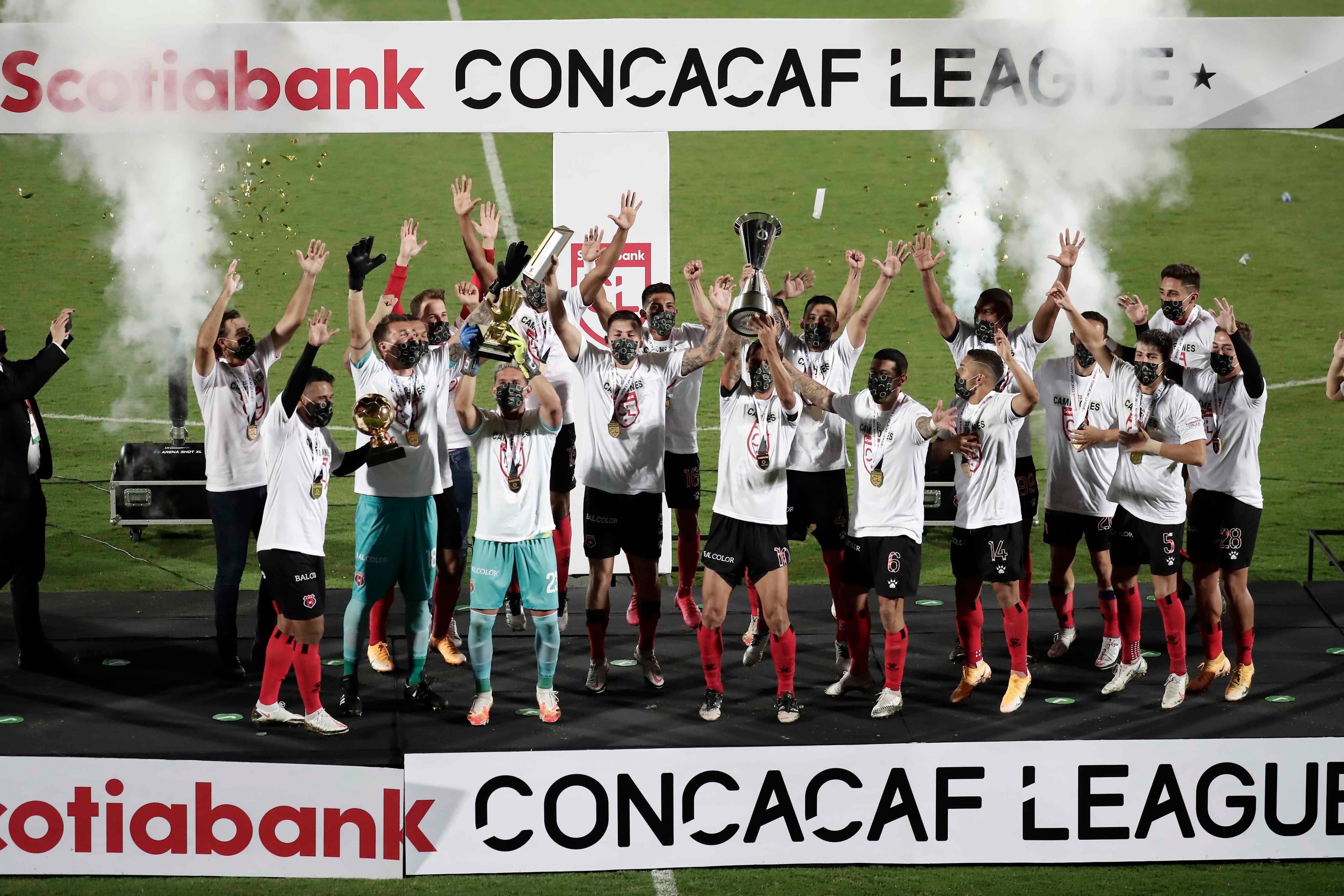 El Alajuelense es el equipo de Centroamérica con mayor valor en el mercado de los que participarán en la Concacaf Liga de Campeones 2021, de acuerdo con el portal Transfermarkt (Foto: EFE/Jeffrey Arguedas) 