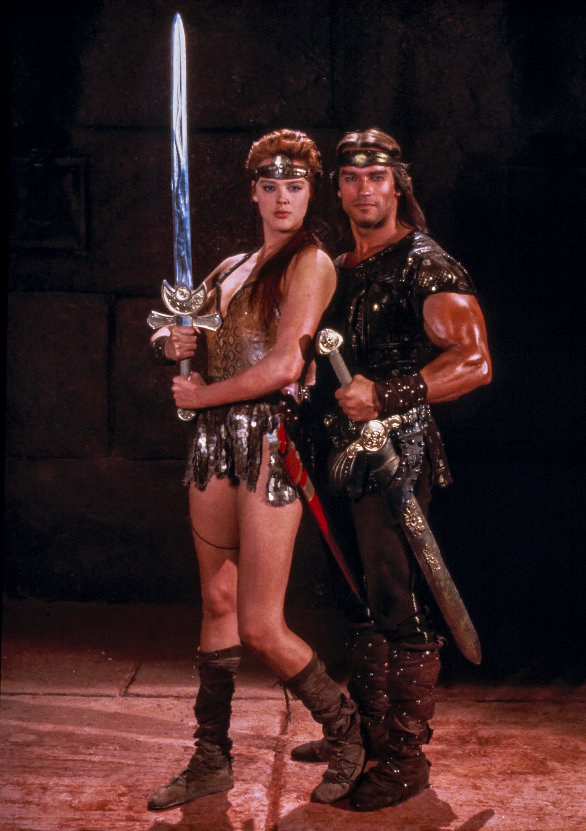 Brigitte Nielsen y Arnold Schwarzenegger en "Red Sonja", de 1984, cuando se convirtieron en amantes durante el rodaje del film, que tuvo lugar en Roma, Italia (Photo by Rolf Konow/Sygma/Sygma via Getty Images)