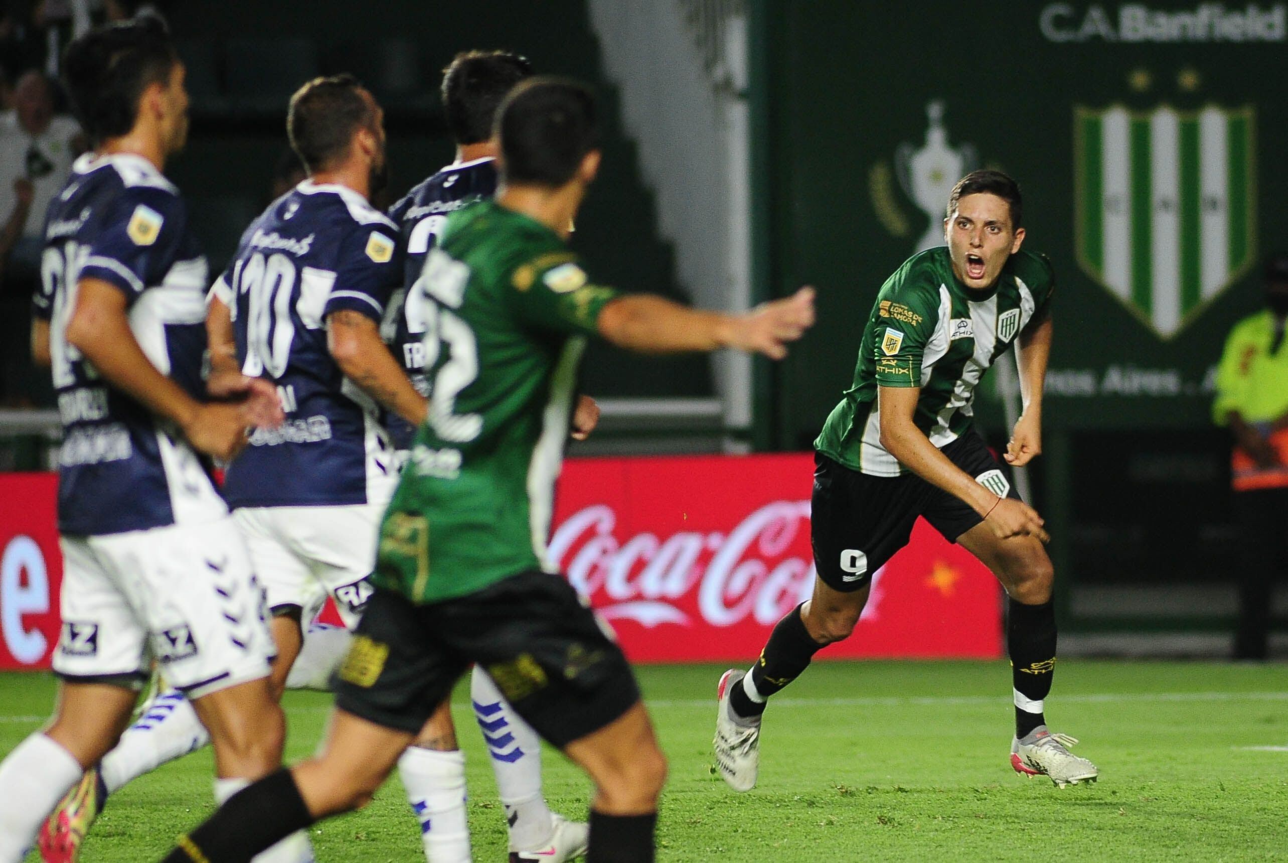 En Un Partidazo En El Nuevo Gasómetro San Lorenzo Cayó 4 3 Con Defensa Y Sigue Sin Ganar En La 7143