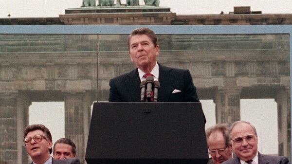 Ronald Reagan, el único presidente estadounidense de posguerra capaz de ser reelecto y luego entregar el poder a otro miembro del mismo partido (AFP)