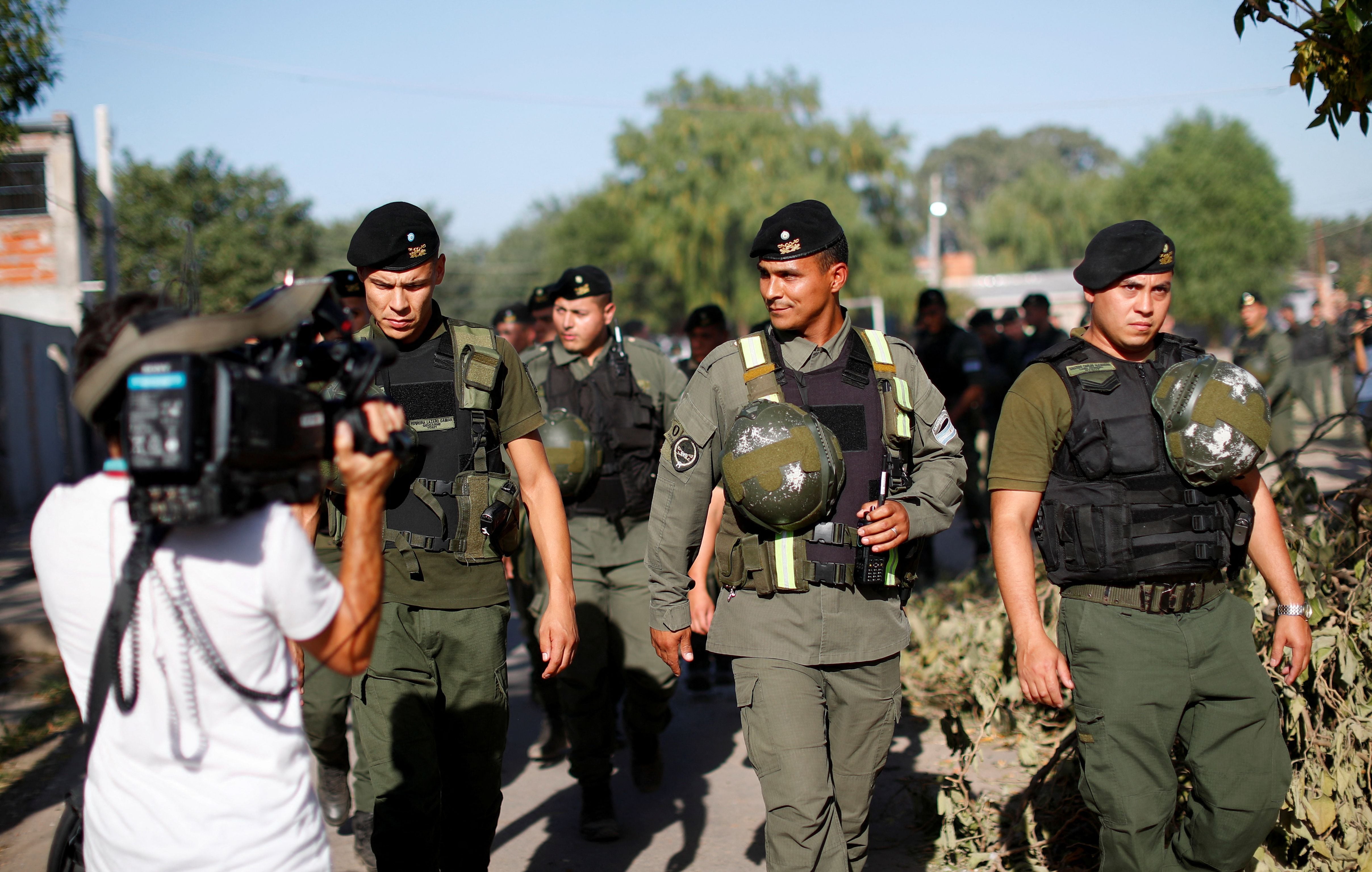 Por ahora, sólo Gendarmería y Prefectura están habilitadas a combatir el narcotráfico