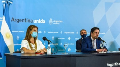 Los ministros de Educación Soledad Acuña y Nicolás Trotta