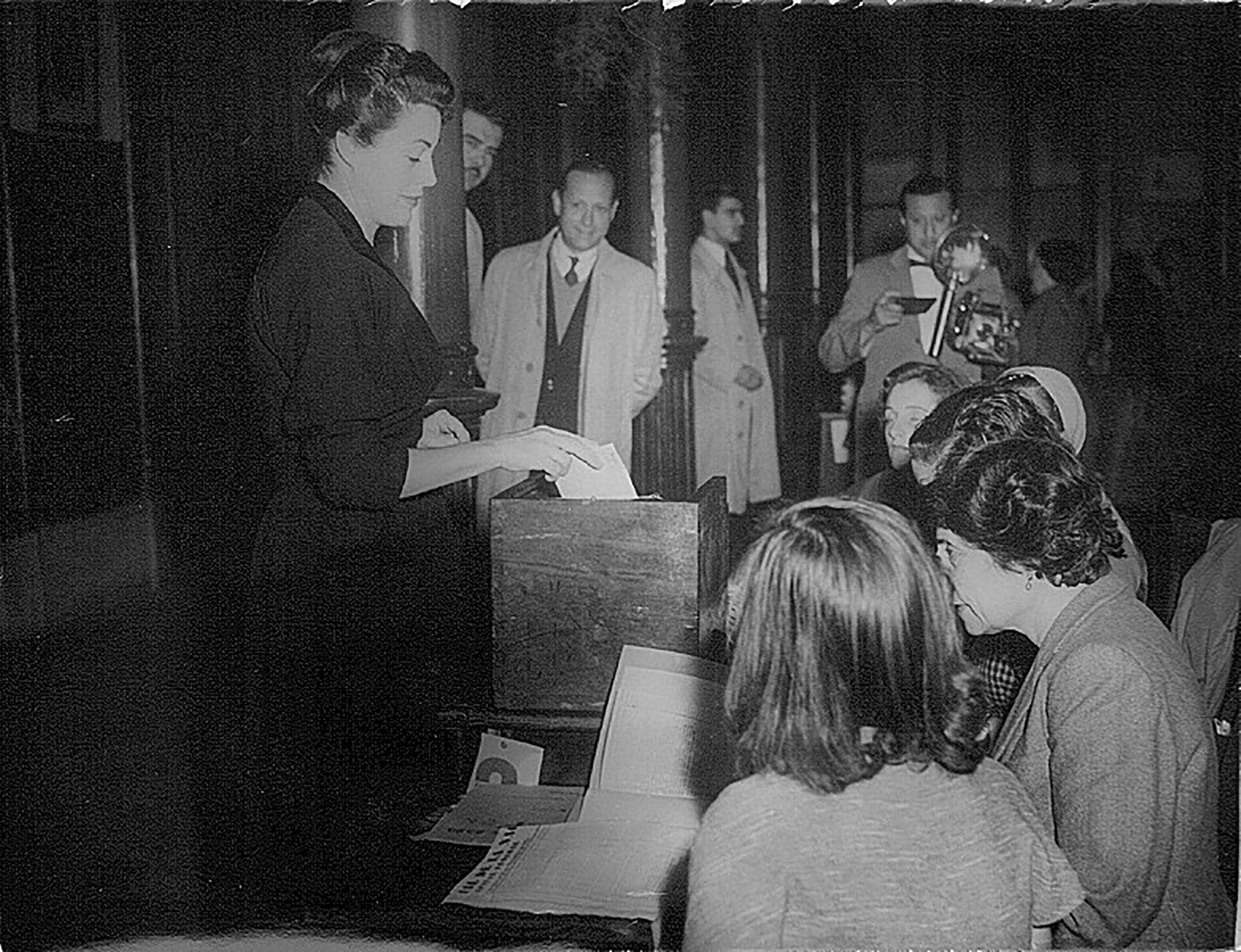 Partido peronista femenino- eva peron - elecciones 1951 y legisladoras