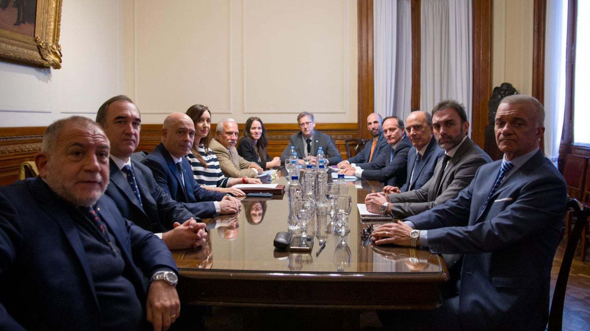Guillermo Francos y Victoria Villarruel se reunieron con senadores dialoguistas por la Ley bases