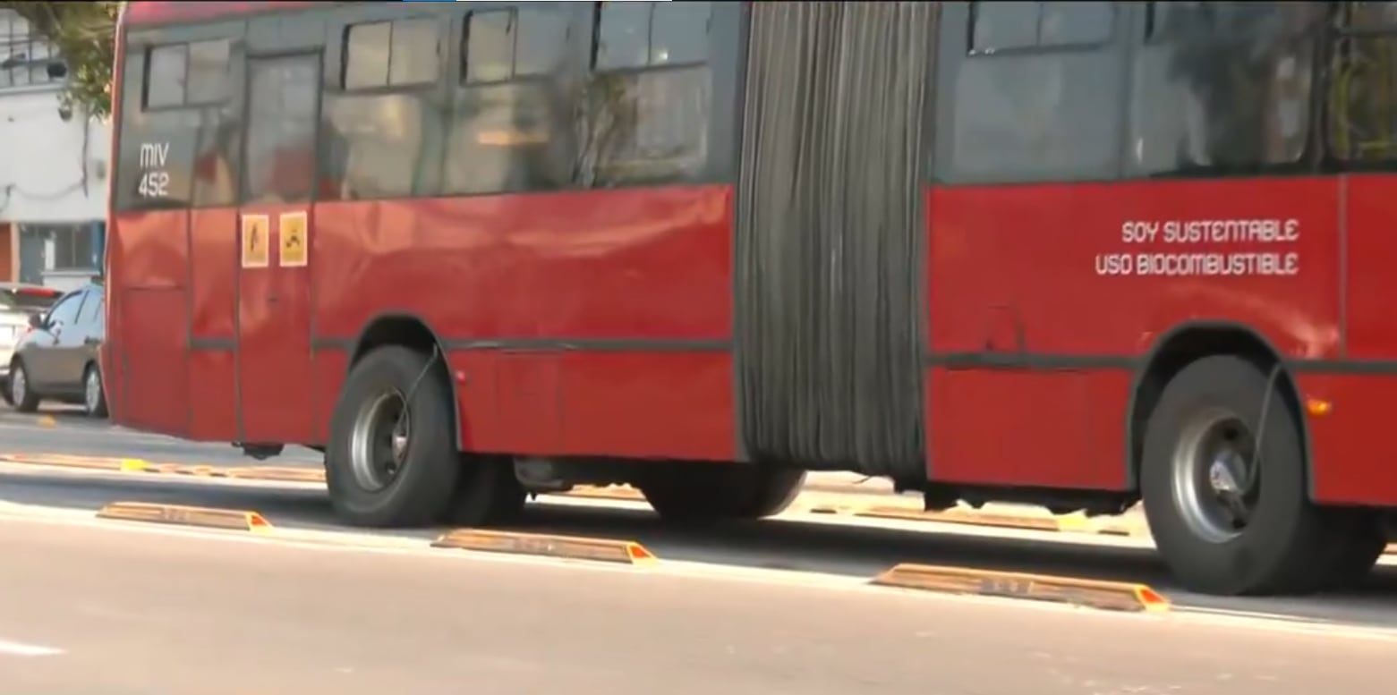 Estado en tiempo real de las diversas líneas de la red de transporte público terrestre capitalino. (Captura de pantalla Foro TV)