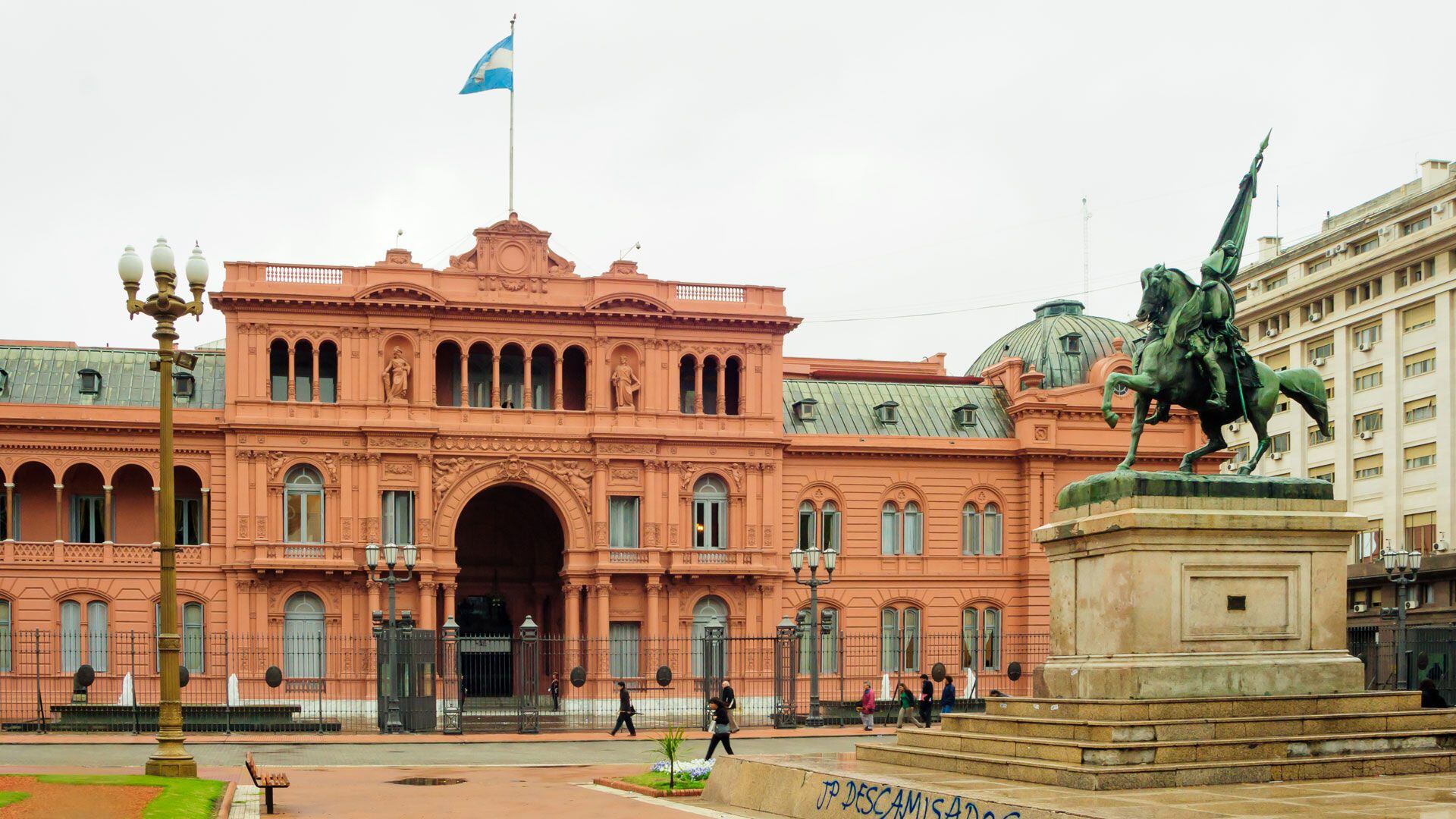 Murió una nena de tres meses que dormía con sus padres en la calle, a metros de la Rosada (iStock)