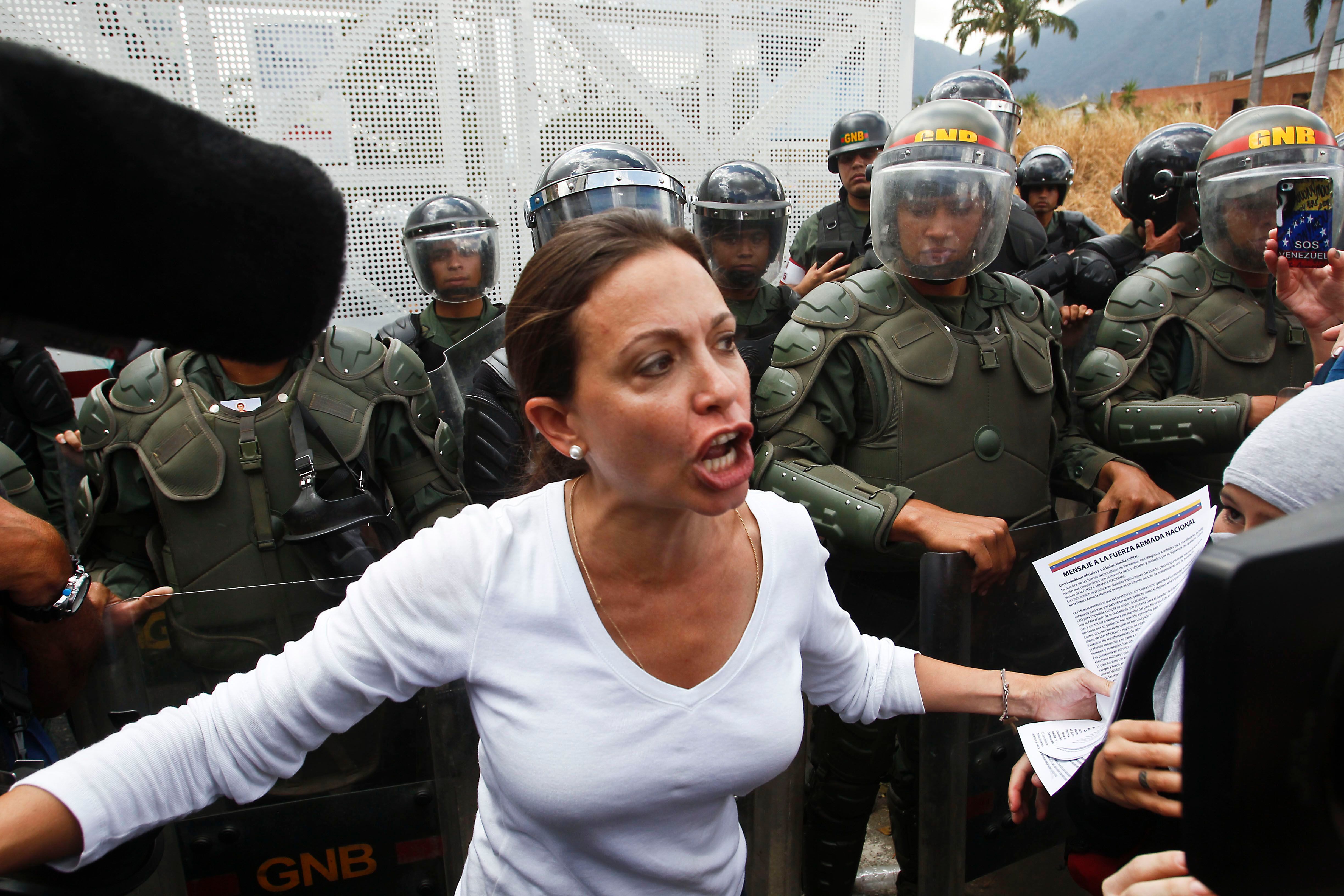 María Corina Machado es la candidata que se proyecta con mayor opción para ganar la consulta, pese a la inhabilitación política que le fue impuesta por la dictadura de Caracas. (AP)