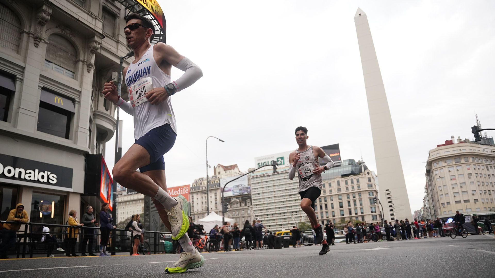 El Obelisco es uno de los puntos icónicos de la Ciudad que recorren los participantes de la competencia (Franco Fafasuli)