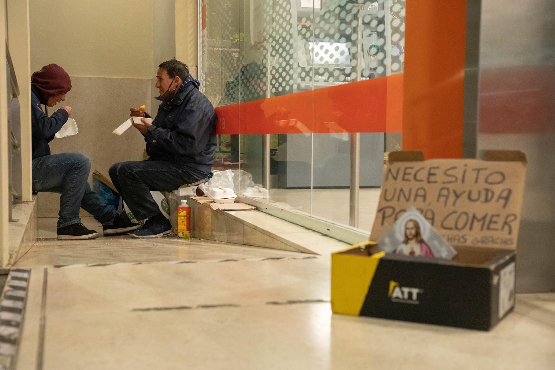 Los Pibes que Paran en la Plaza a Tomar Sustancia se Mueren Más