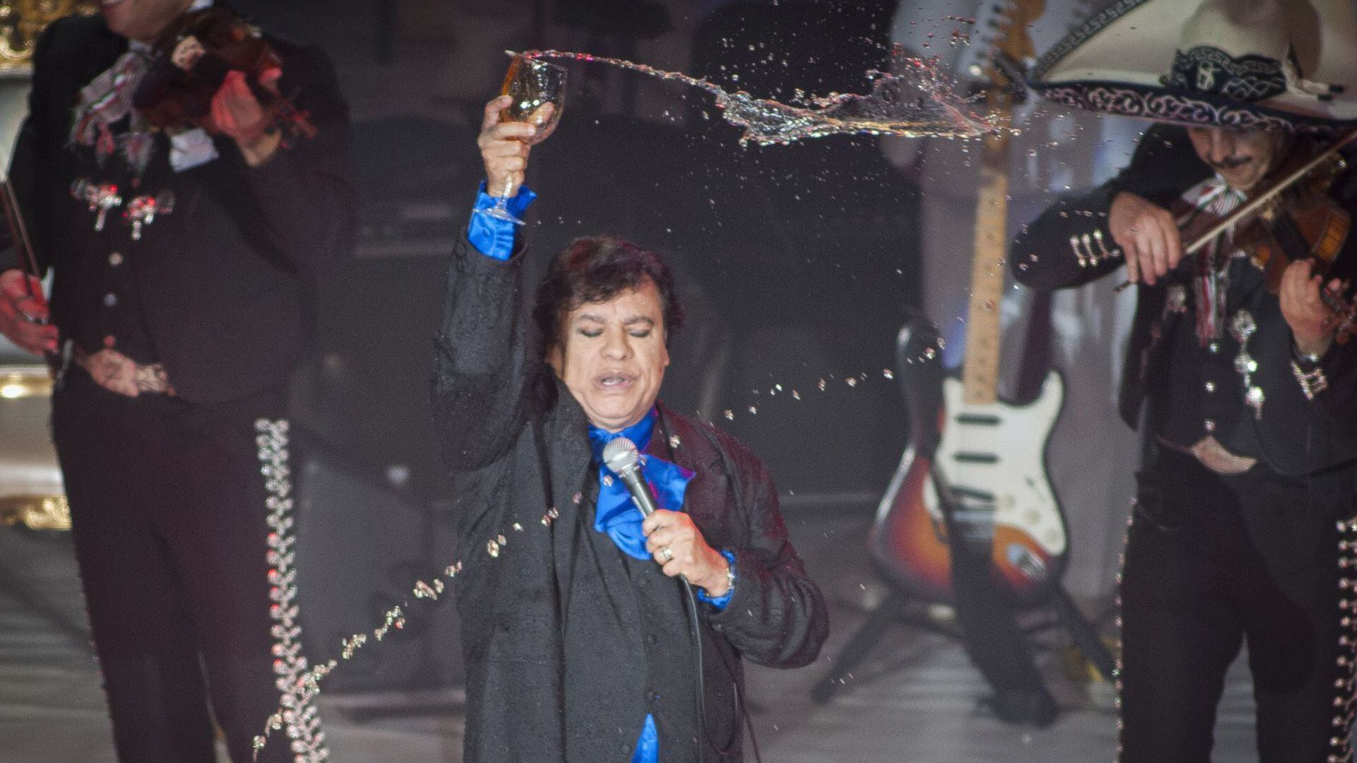 Juan Gabriel - Figure 3