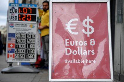 Dolar Se Debilita Tras Prohibicion De Vuelos Entre Europa Y Eeuu Infobae