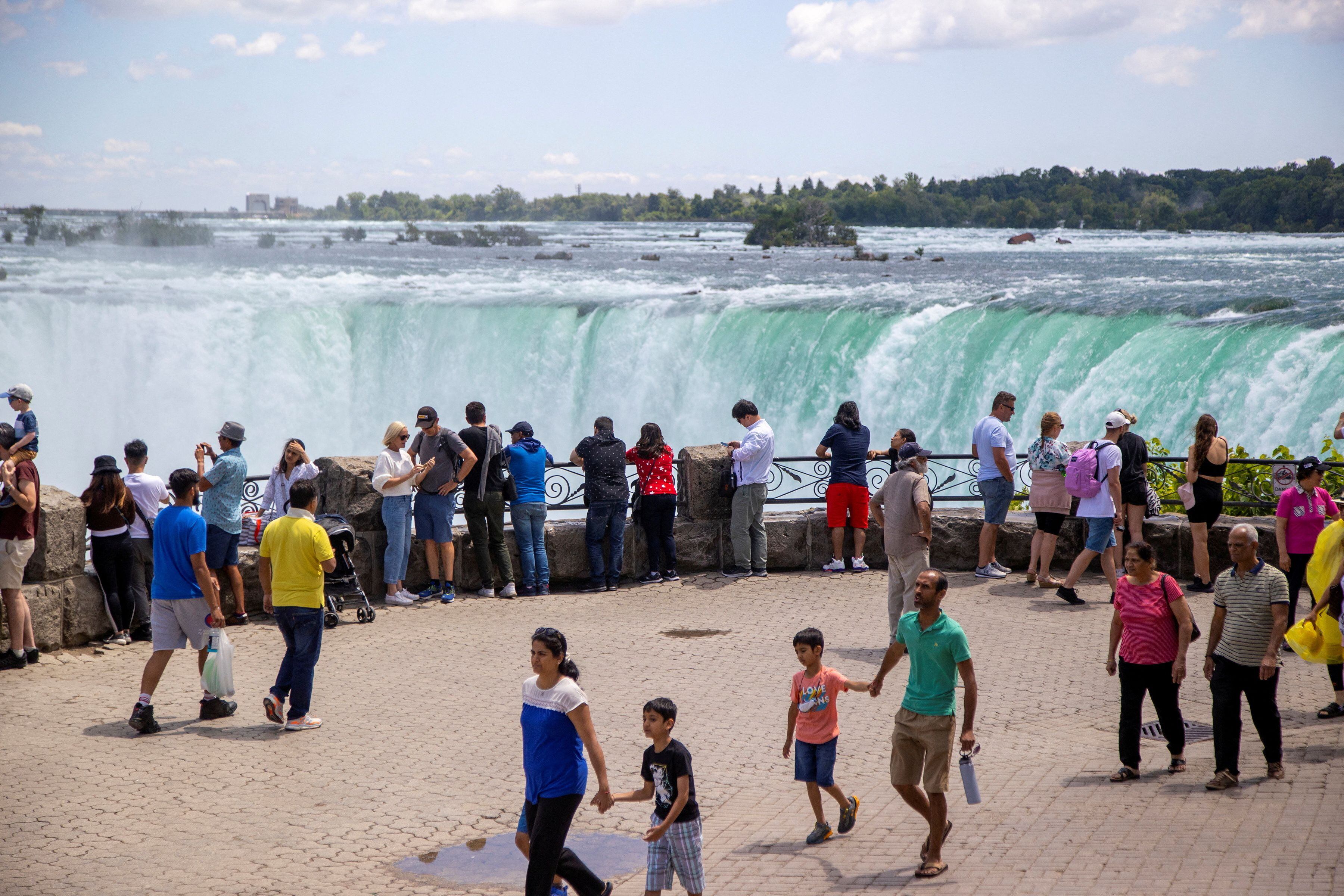 La declaración de emergencia permite a Niagara prepararse para una demanda elevada en servicios de emergencia. (REUTERS/Carlos Osorio)