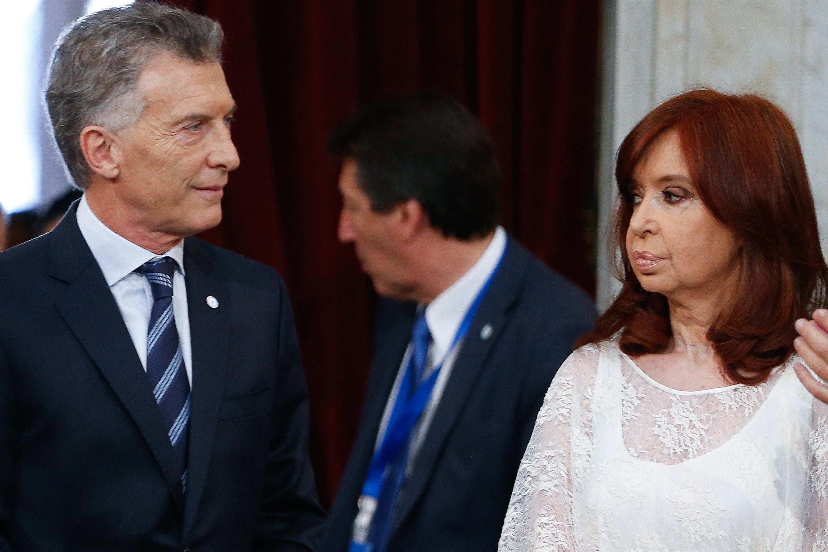 Mauricio Macri y Cristina Kirchner, cara a cara en la entrega del poder que se realizó en diciembre de 2019 (Foto: EFE)