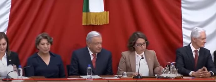 Delfina Gómez y AMLO (Captura)