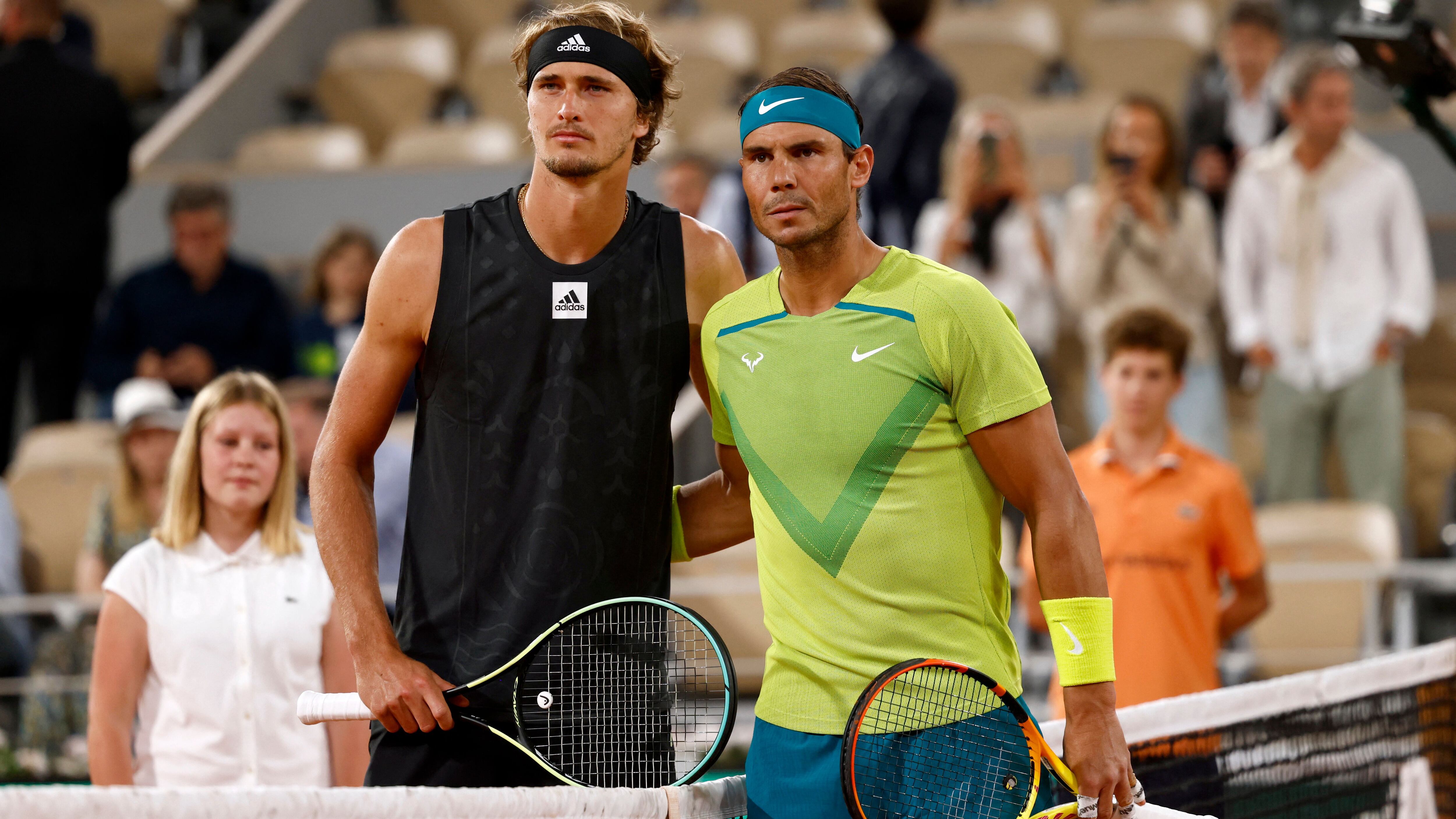 Tennis - French Open - Roland Garros, Paris, France - June 3, 2022 Spain's Rafael Nadal and Germany's Alexander Zverev pose for a picture before their semi final match REUTERS/Yves Herman