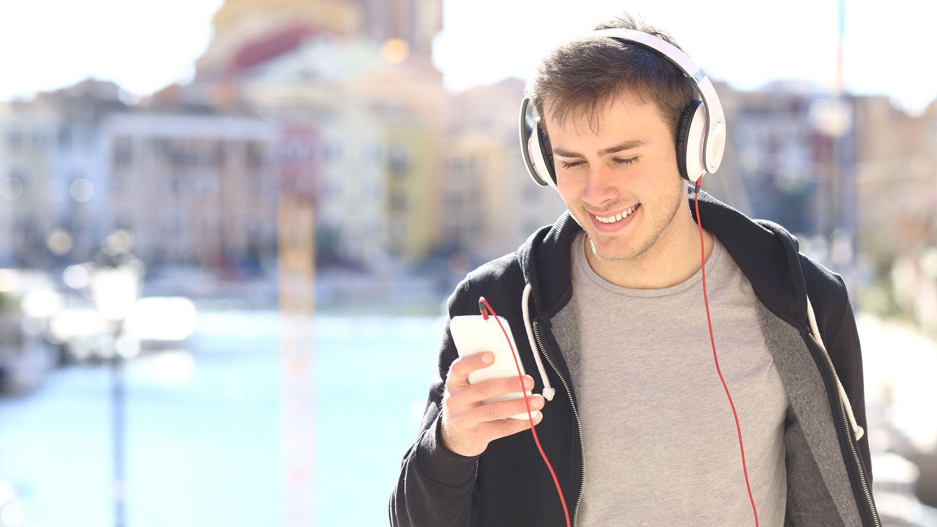 Esta tela usa tecnología de los auriculares con cancelación de ruido. (Foto: Getty Images)