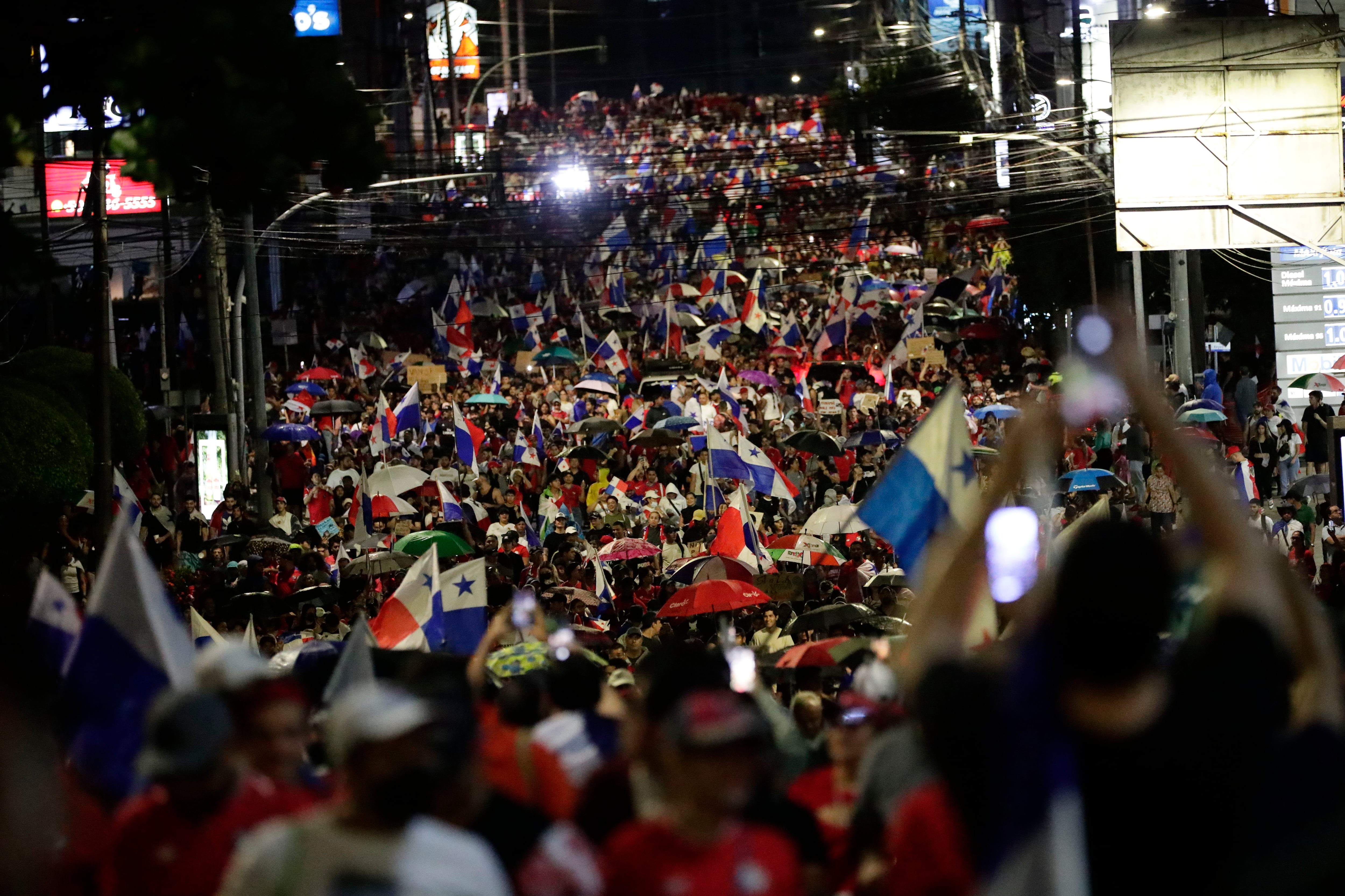 Las redes sociales cobran protagonismo y le dan fuerza a protestas antimineras en Panamá