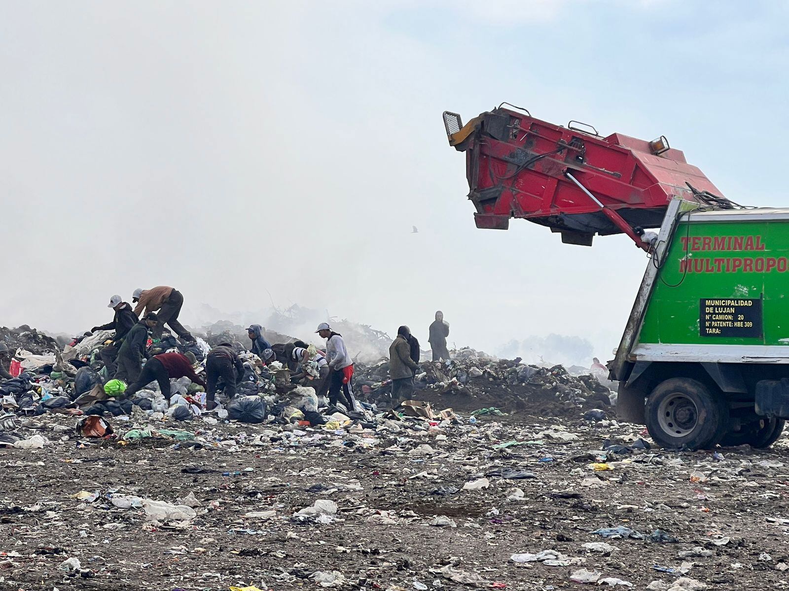 BASURAL A CIELO ABIERTO LUJAN