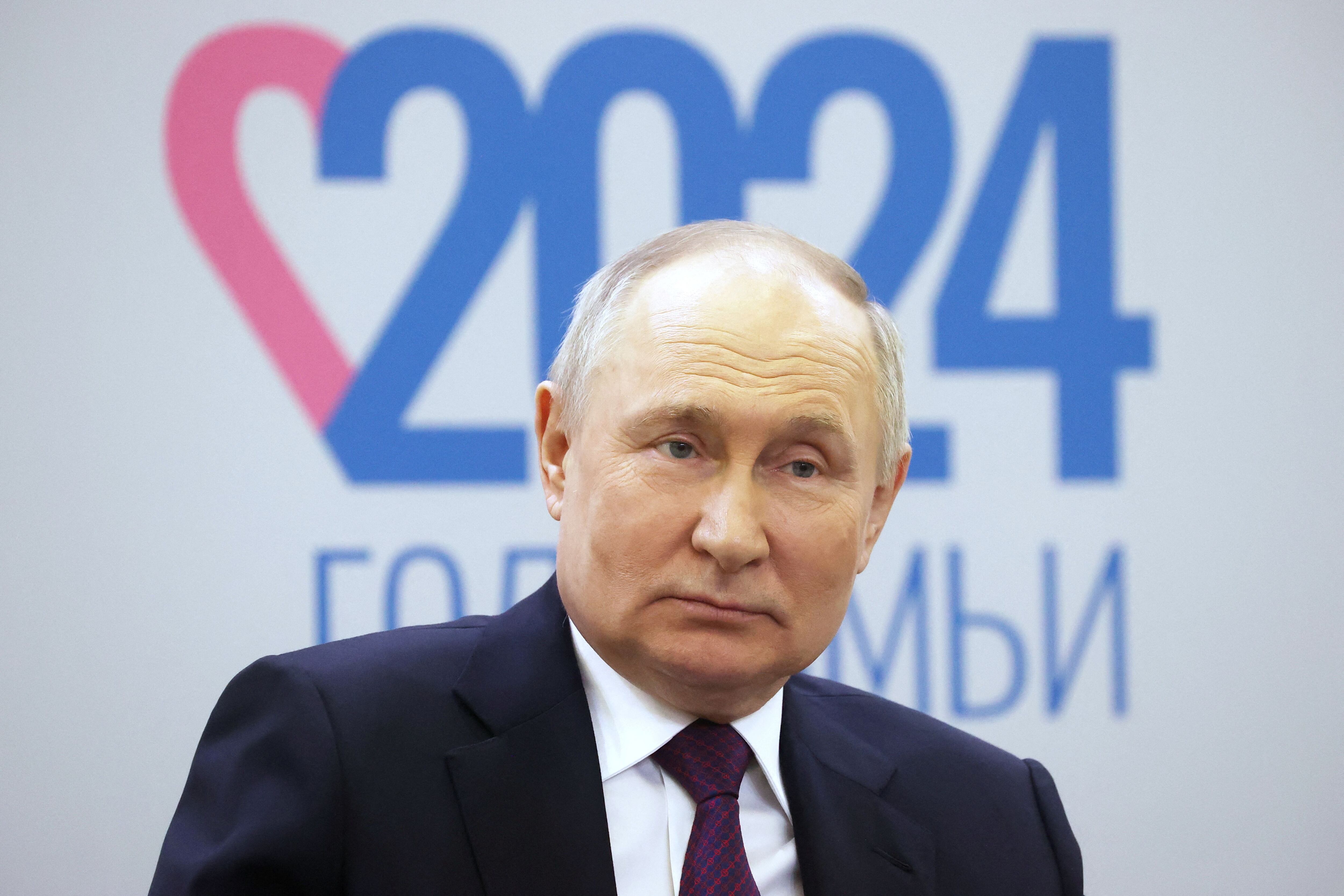 Vladimir Putin durante un foro sobre la familia en Moscú. El jefe de estado ruso invadió Ucrania en febrero de 2022 y aumentó la posibilidad de una guerra nuclear (Reuters)