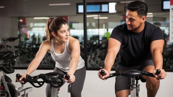 La bicicleta es ideal como ejercicio de calentamiento (IStock)