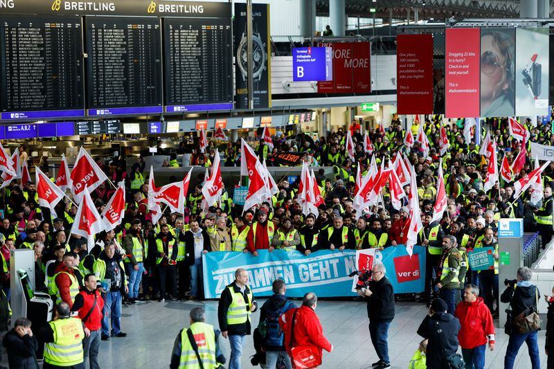 Vuelos Cancelados En Una Nueva Ronda De Huelgas En Los Aeropuertos