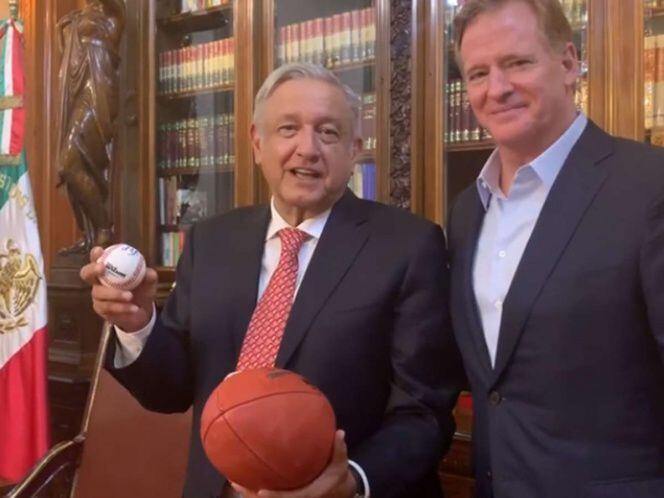 AMLO con Roger Godell, alto comisionado de la NFL. 