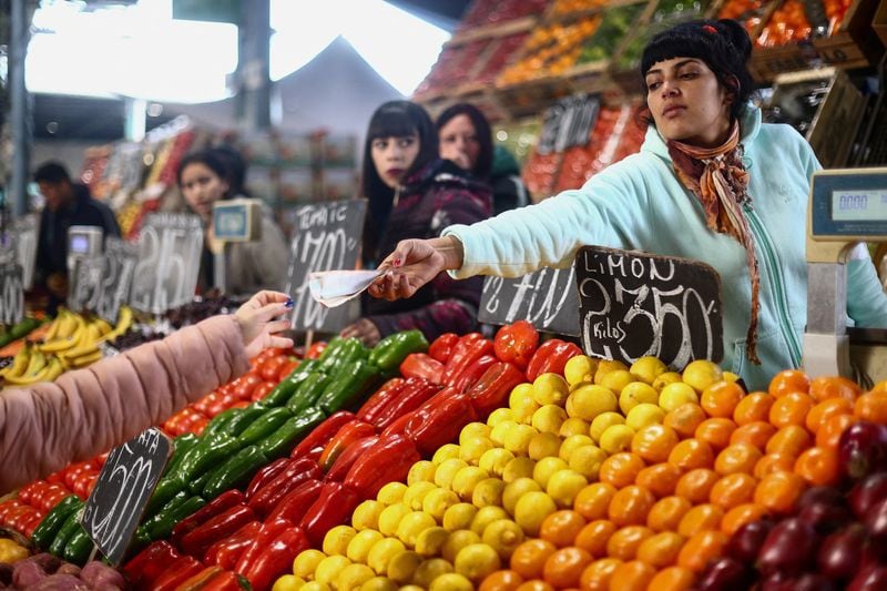 Las frutas y verduras están alcanzadas por el programa. Reuters