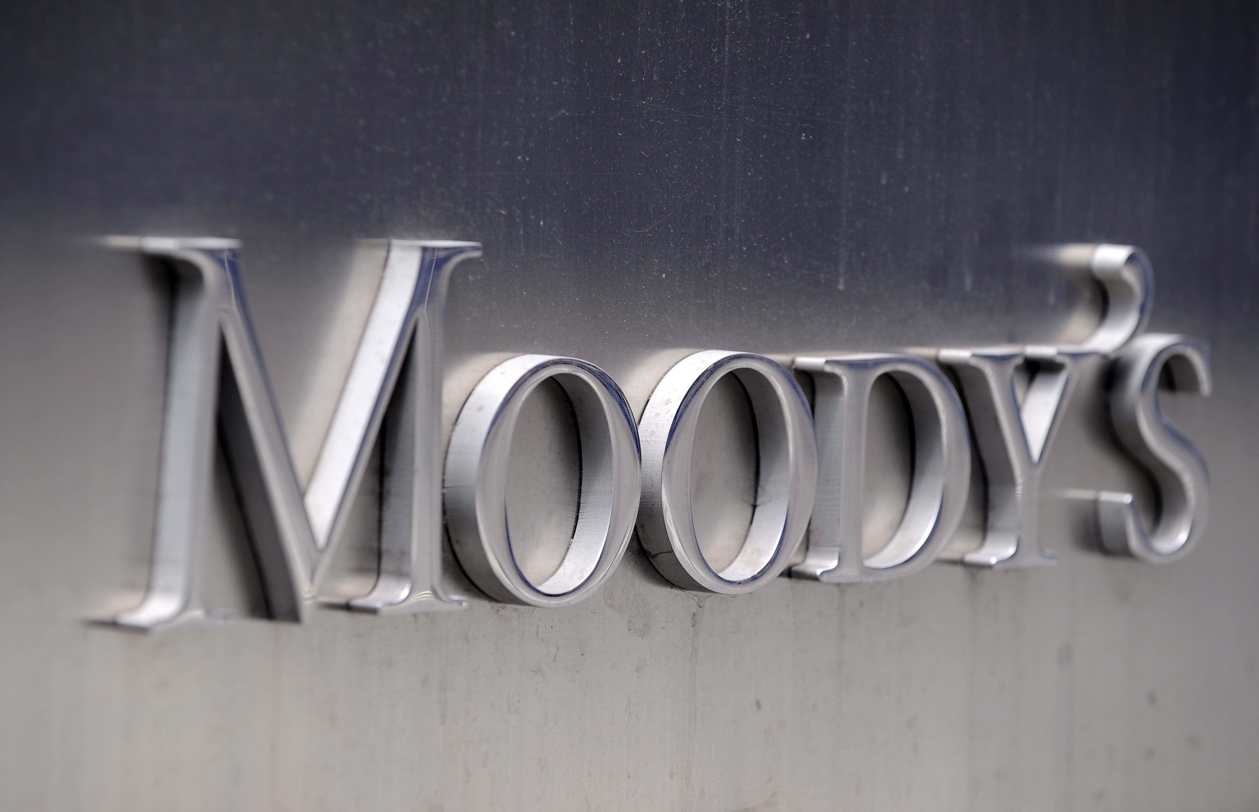 Moody's reparó en el éxito oficial en el frente de la deuda con las generadoras eléctricas (NY, EE.UU.). EFE/Andrew Gombert 