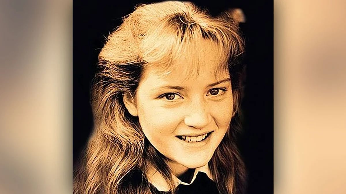 La foto acertijo: ¿Quién es esta adolescente inglesa que hoy es una gran estrella de cine?