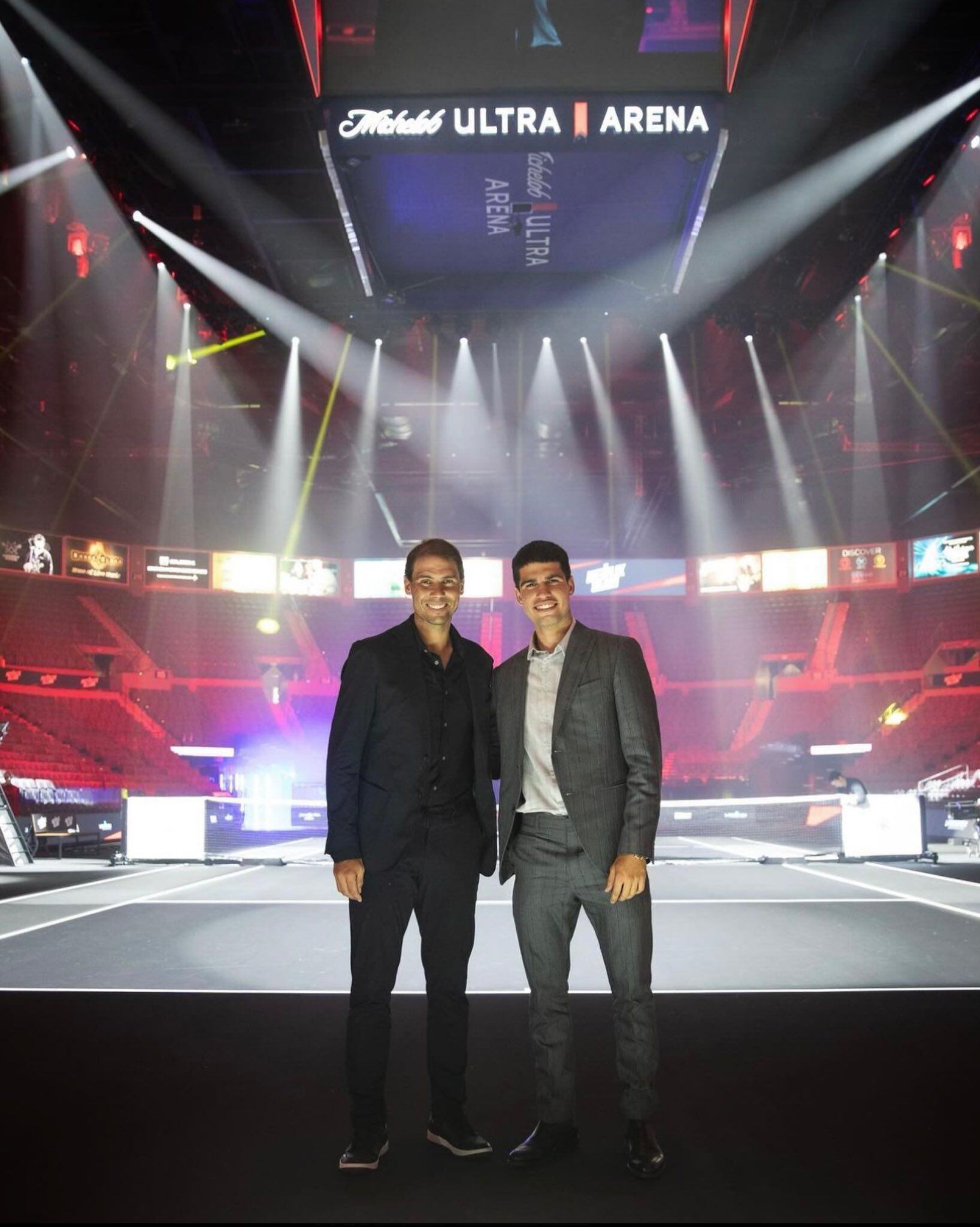 Los tenistas españoles Rafa Nadal y Carlos Alcaraz en la presentación previa al partido de exhibición de Las Vegas (Netflix)