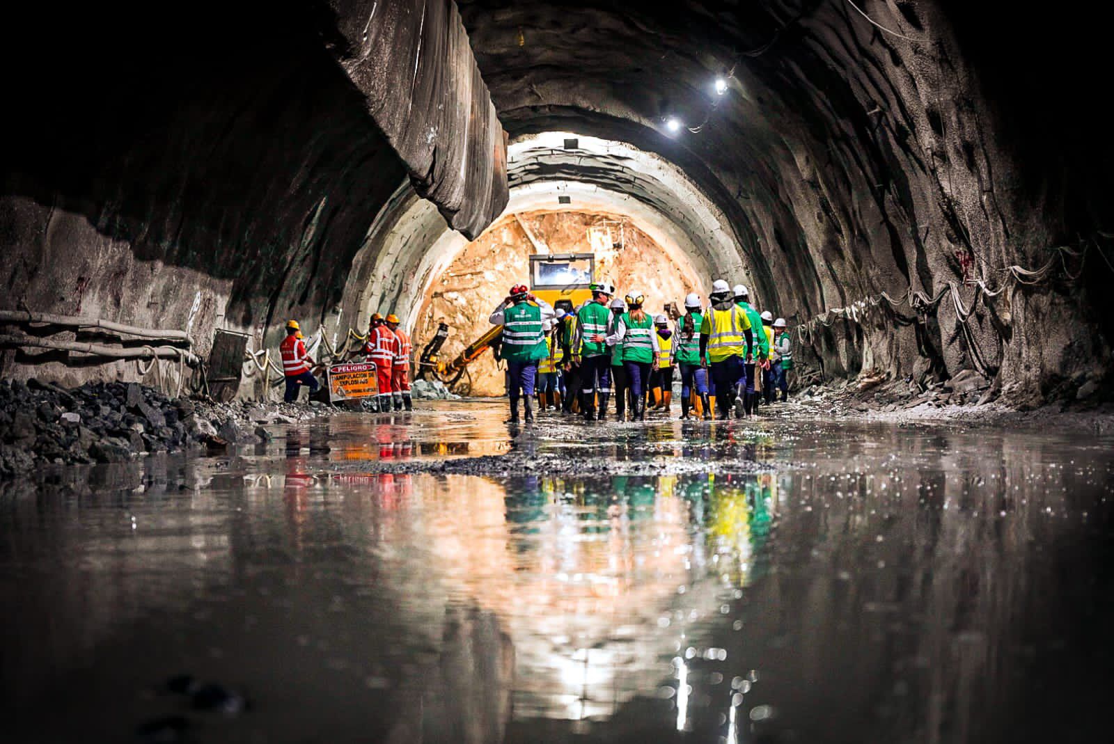 Así adelantan las excavaciones del túnel más extenso de Colombia y Suramérica: El Túnel de Toyo. Twitter/@tunelGGE