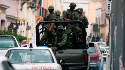 Balacera de 3 días entre Zetas y CG, deja 46 muertos en Zacatecas. HOSNSLWTCFHJRJABWWVTBV7QQM