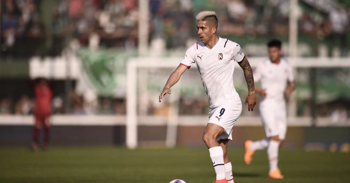 Con dos goles de Leandro Fernández, Independiente venció 2-1 al Sarmiento de Junín en el inicio de la jornada 19 de la Liga Profesional.