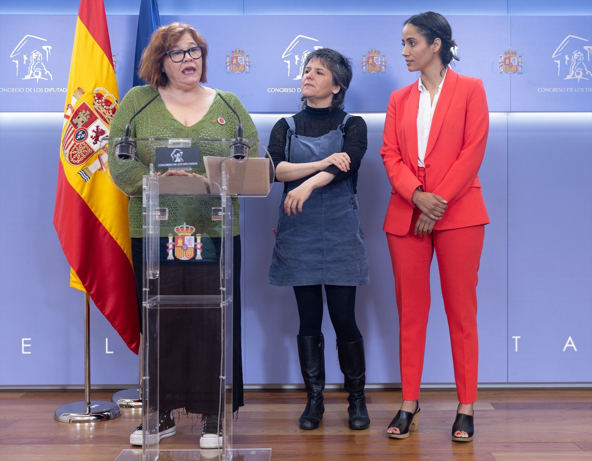 (I-D) La diputada de IU, Engracia Rivera; la diputada de Sumar Gala Pin y la diputada de Sumar Tesh Sidi. (Eduardo Parra / Europa Press)