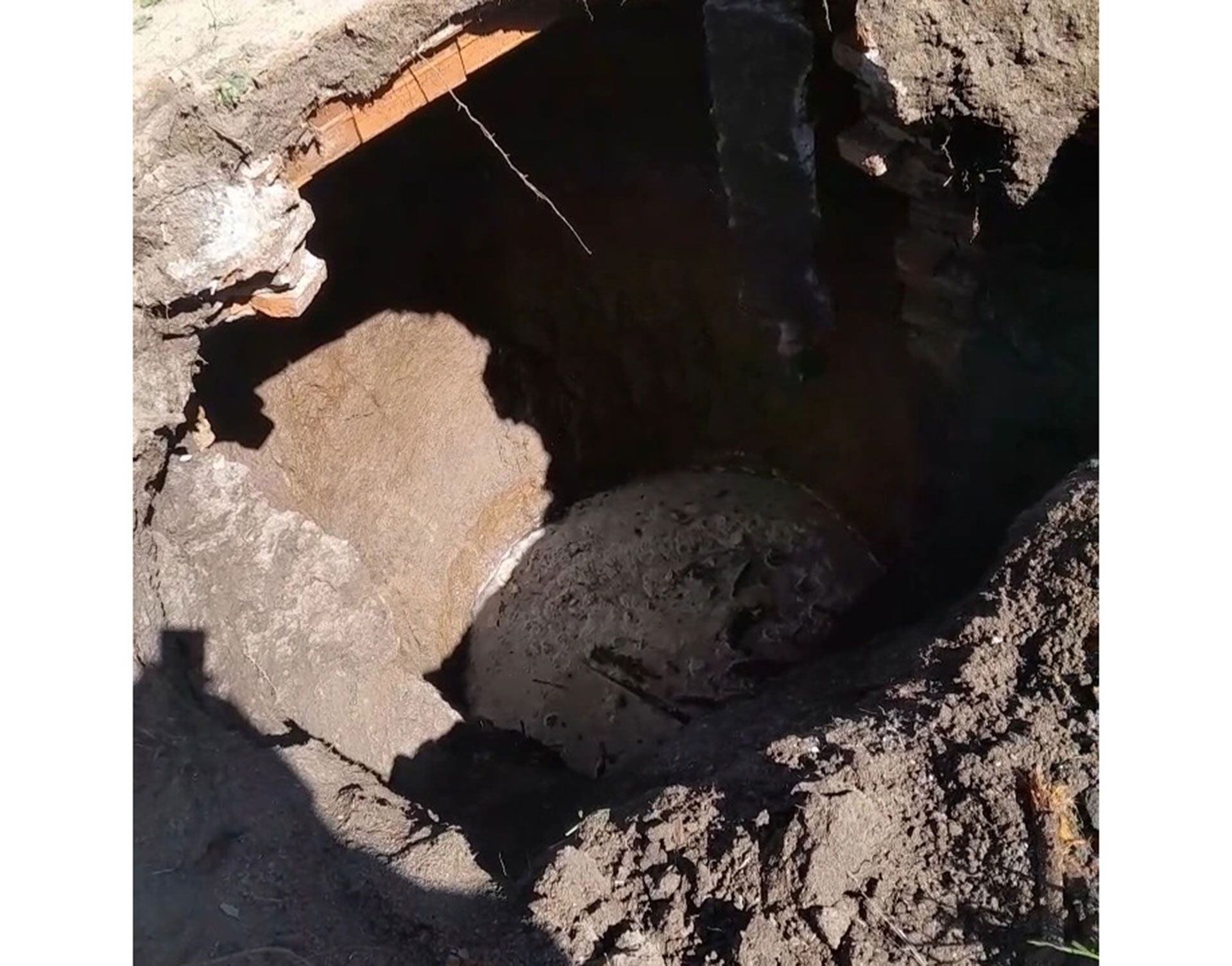 Rescate a un nene de un pozo ciego en Claypole