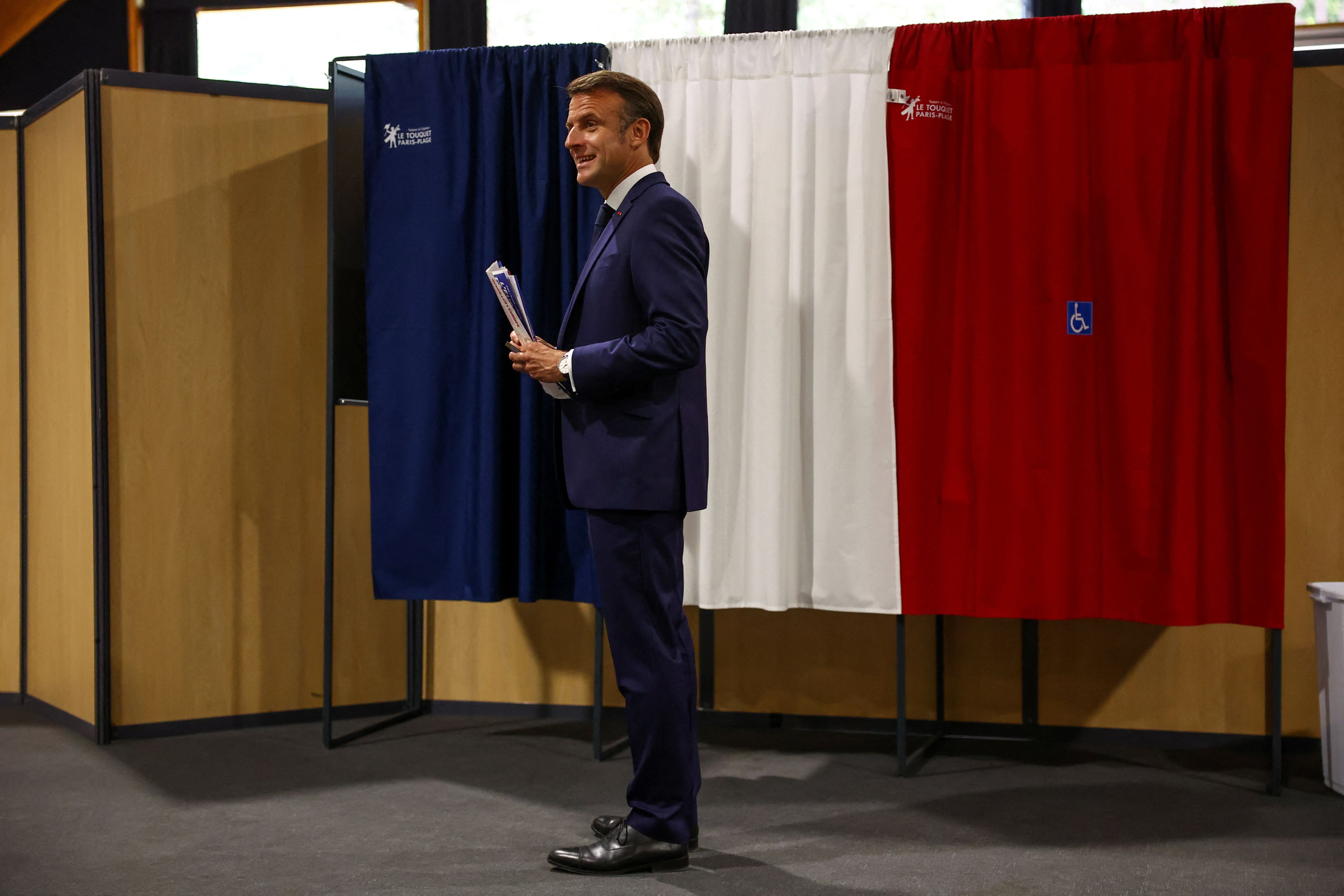 Emmanuel Macron votó en un colegio electoral de Le Touquet (REUTERS/Hannah McKay)