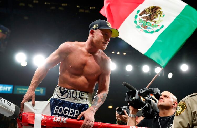 Canelo Álvarez también colaboró con la asociación en 2017, después del sismo que dejó una importante cantidad de damnificados. (Foto: Steve Marcus/AFP)