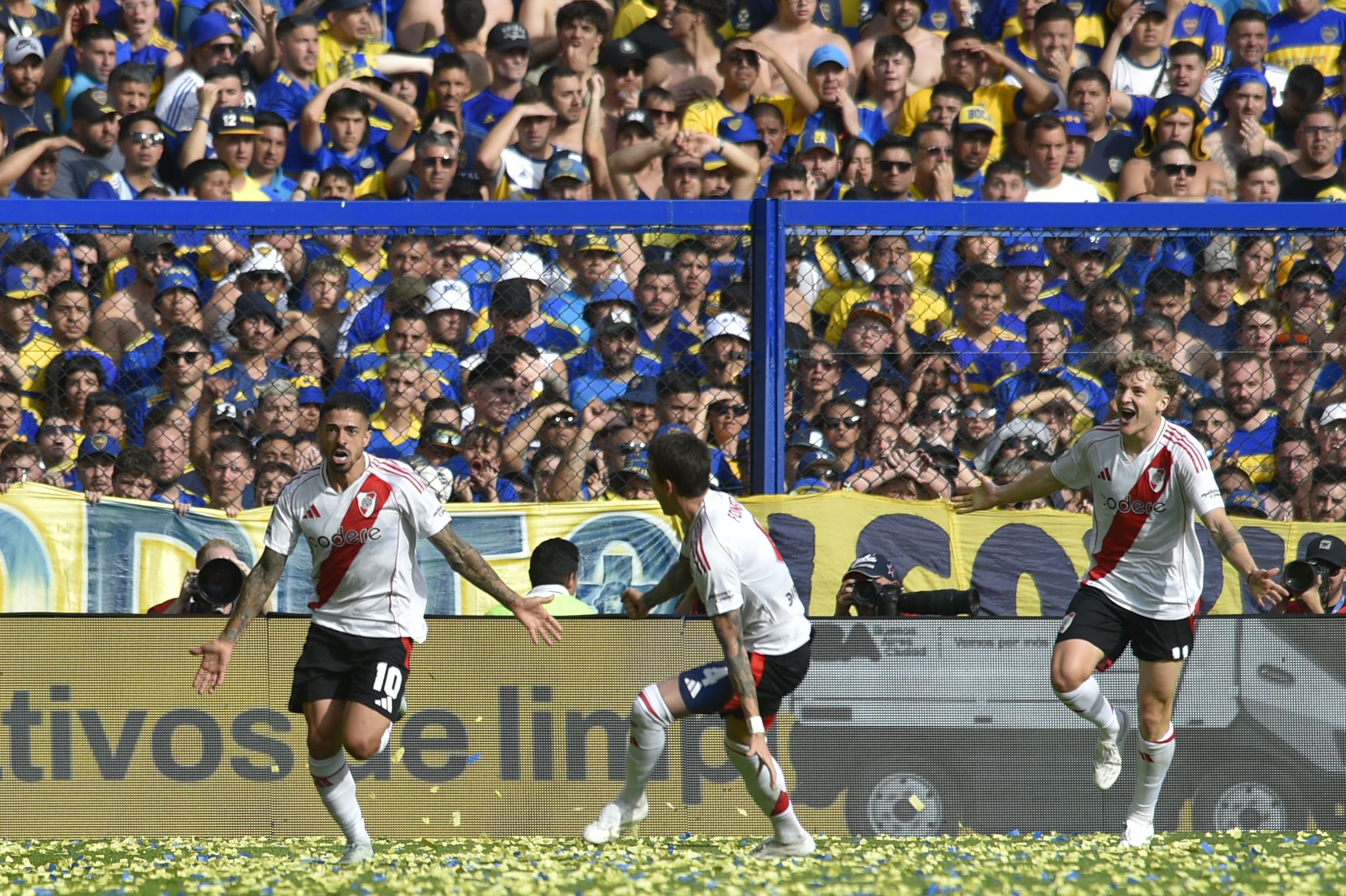 Manuel Lanzini silenció La Bombonera con su gol en River Plate vs Boca Juniors. - créditos: AP Foto/Gustavo Garello