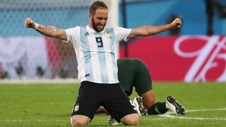 Gonzalo Higuaín rompió el silencio tras varios meses sin dar entrevistas (Foto: Reuters)